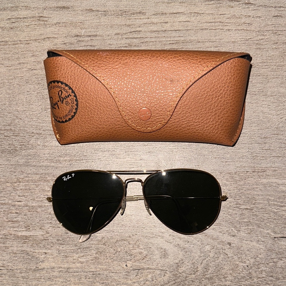 Ray-Ban Black Aviator Sunglasses with Tan Case